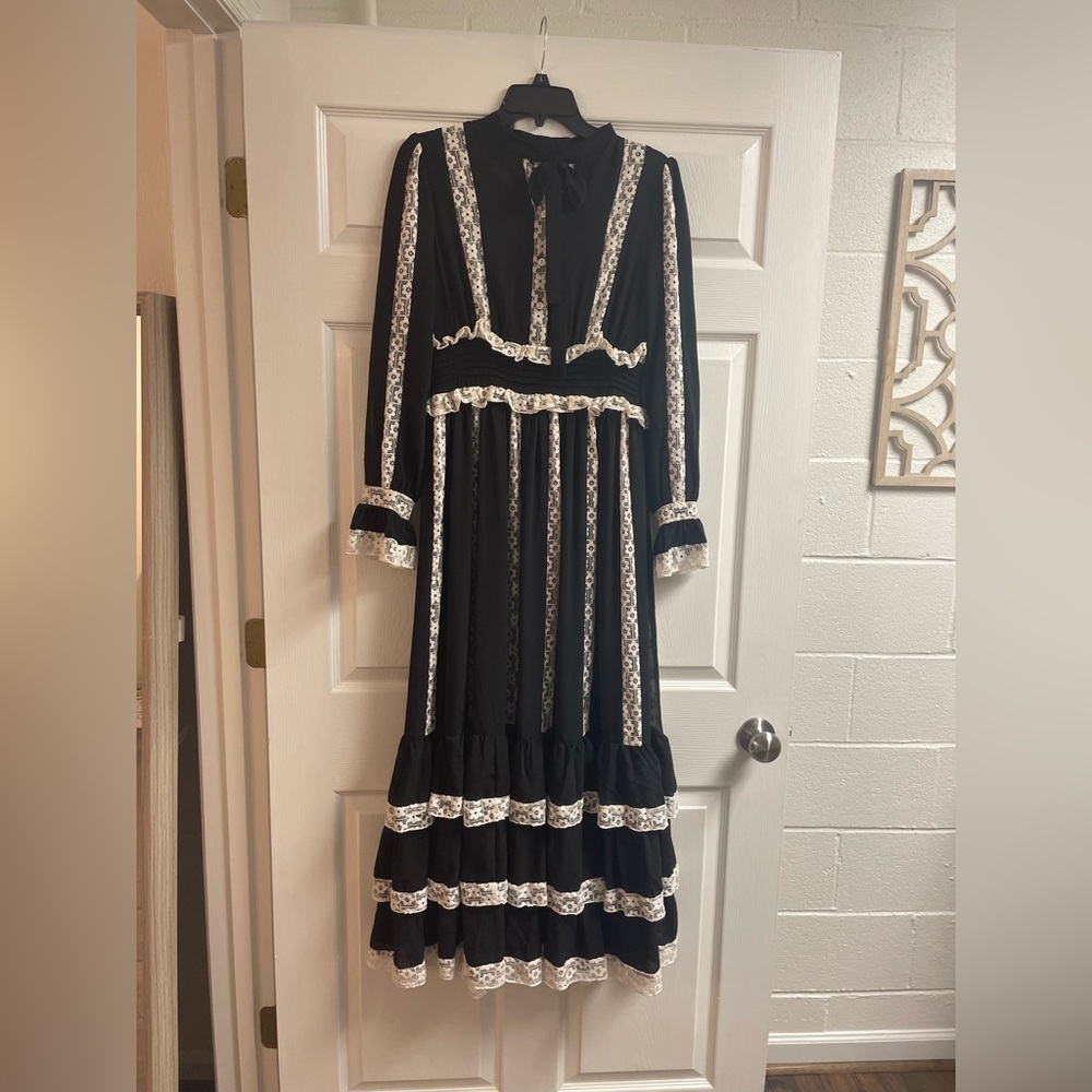 BNWT never worn dainty jewels dress!! Size xs/s